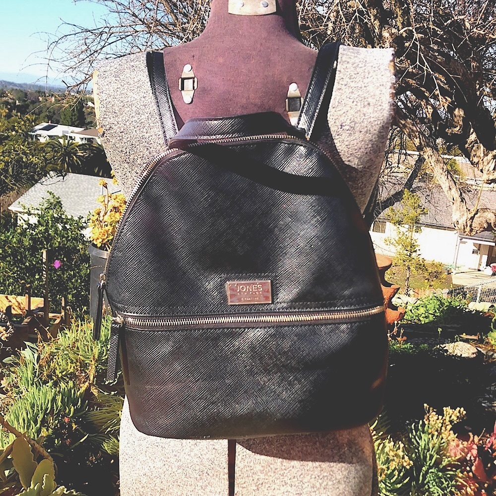 Jones New York beautiful black backpack / purse Handbag adjustable straps